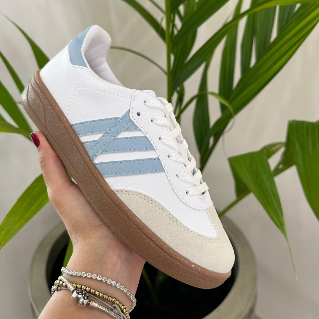 TENIS BLANCOS CON AZUL