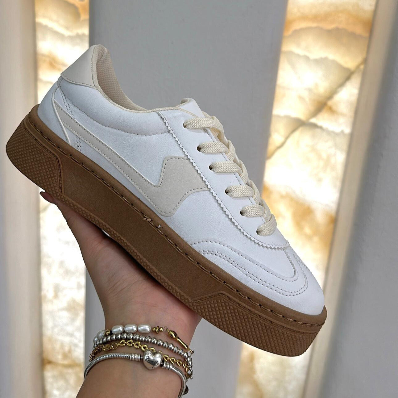 TENIS BLANCOS SUELA ALTA