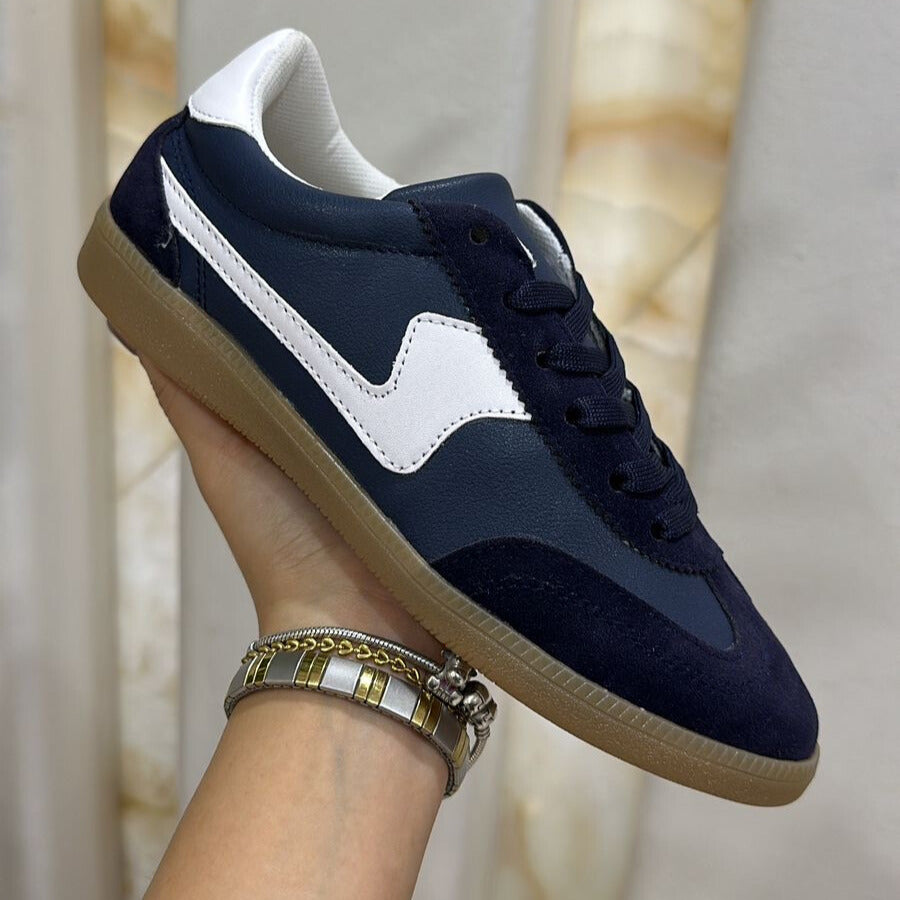 TENIS AZUL MARINO SUELA DELGADA