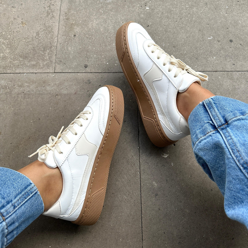 TENIS BLANCOS SUELA ALTA