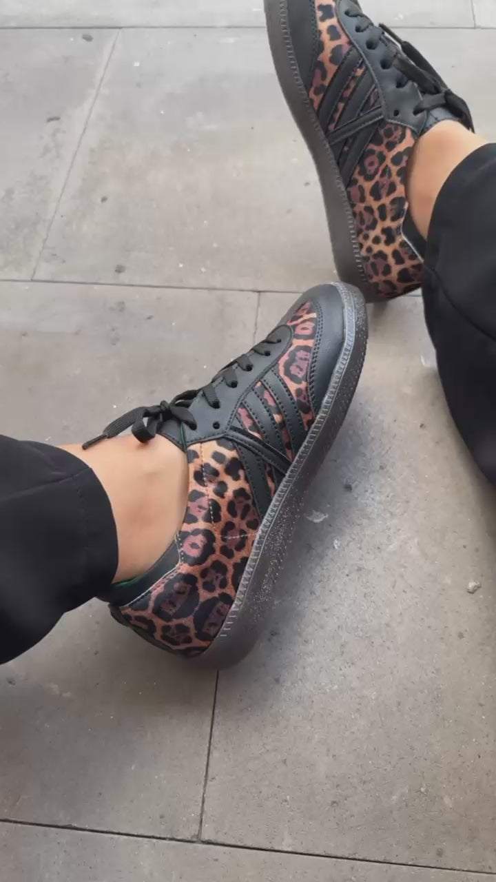 TENIS LEOPARDO CON NEGRO